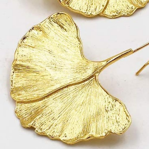 Gold Gingko Biloba Leaf Earrings 3D Nature Leaves Modern Botanical Statement - Picture 4 of 6